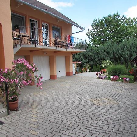 Szecsenyi Apartman Hévíz Buitenkant foto