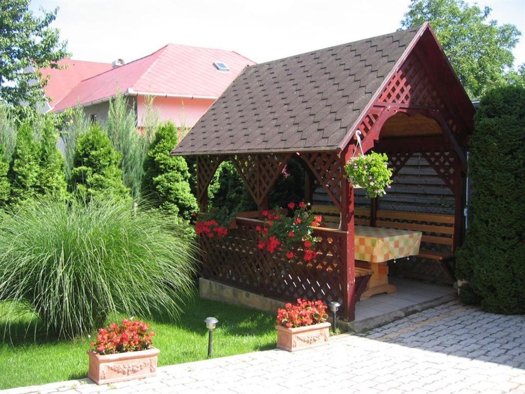 Szecsenyi Apartman Hévíz Buitenkant foto