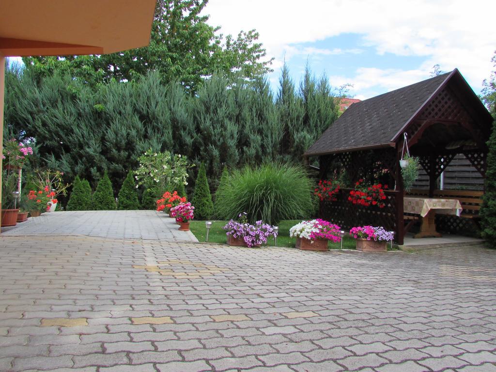 Szecsenyi Apartman Hévíz Buitenkant foto