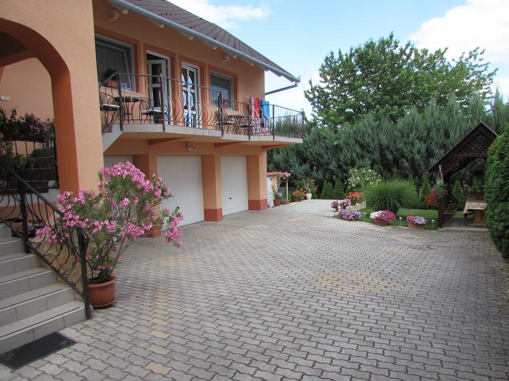 Szecsenyi Apartman Hévíz Buitenkant foto