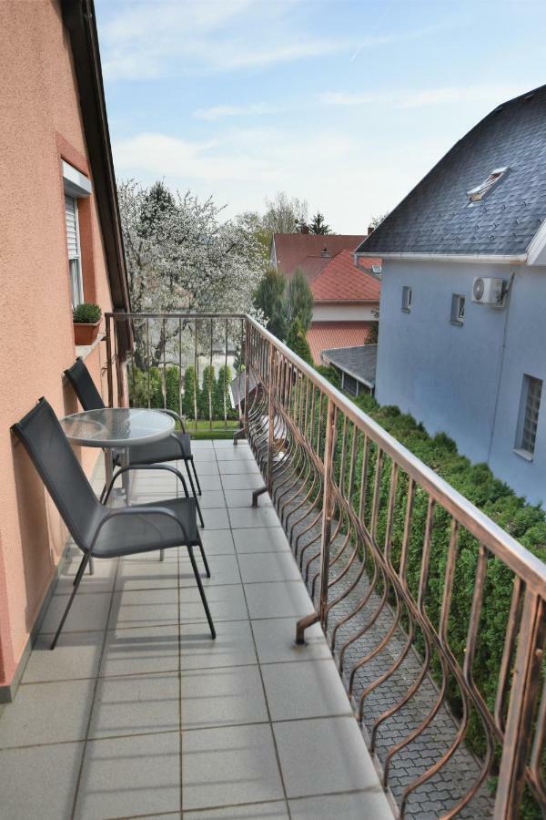 Szecsenyi Apartman Hévíz Buitenkant foto