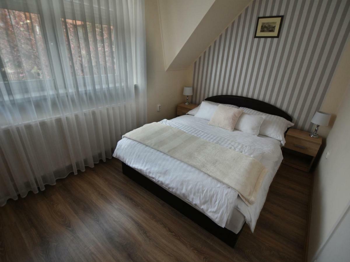Szecsenyi Apartman Hévíz Buitenkant foto