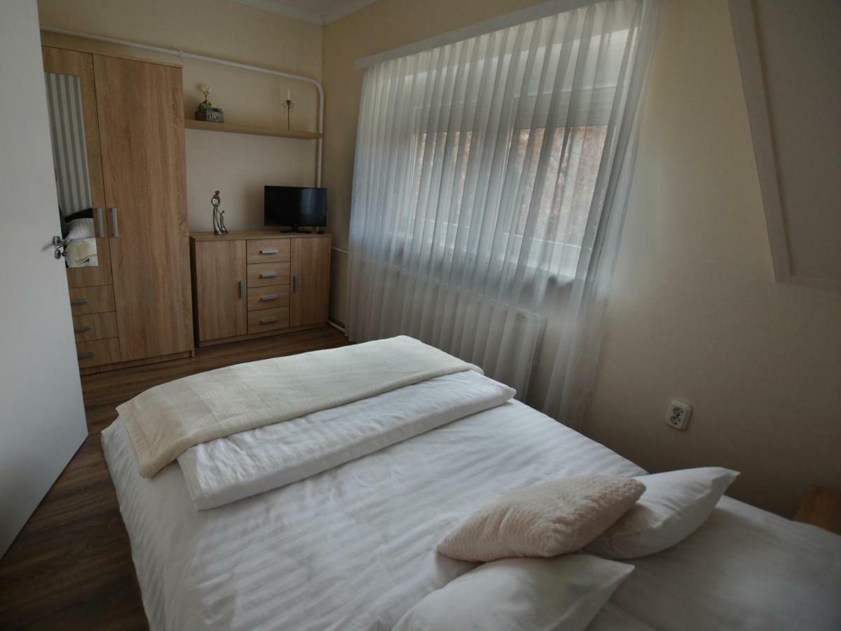 Szecsenyi Apartman Hévíz Buitenkant foto